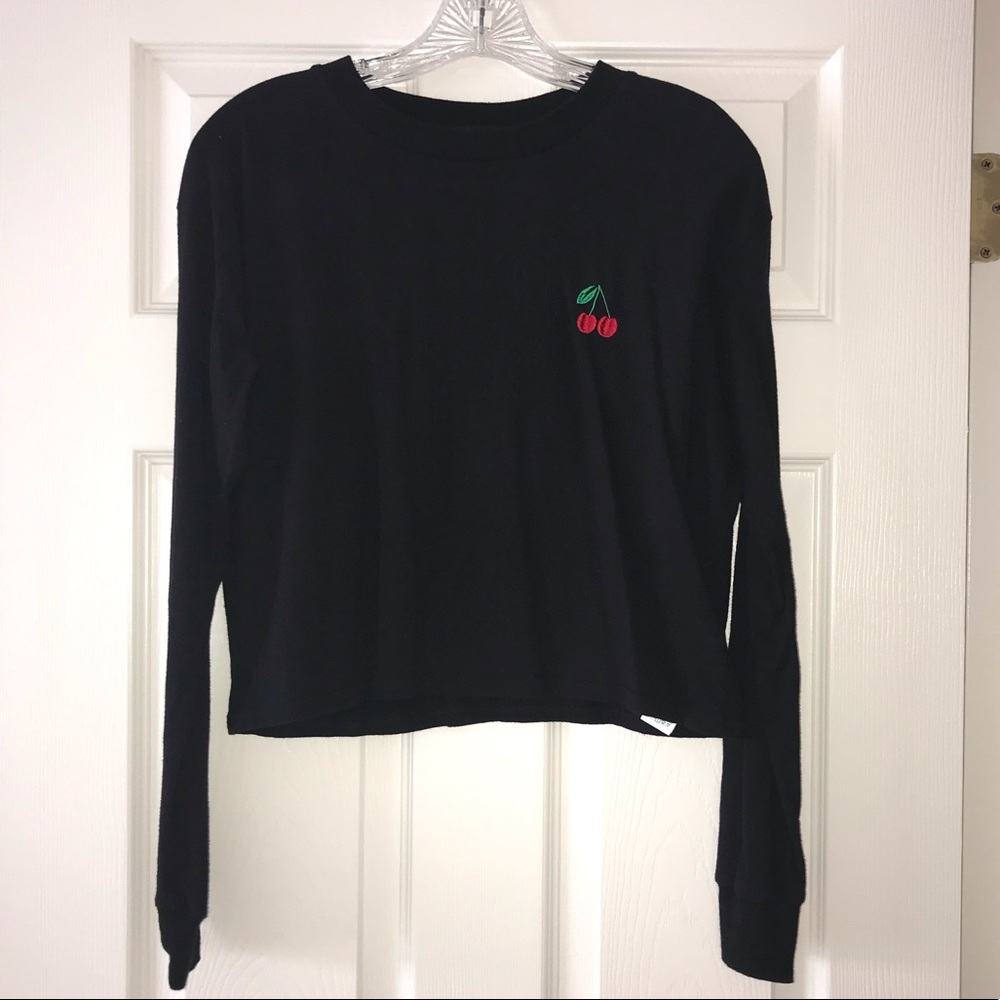 Black long sleeve tee